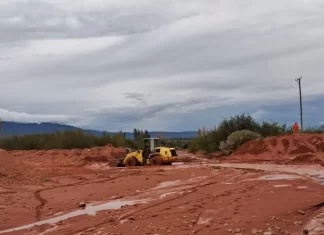 Vialidad nacional trabaja en la ruta 68 por derrumbes camino a Cafayate
