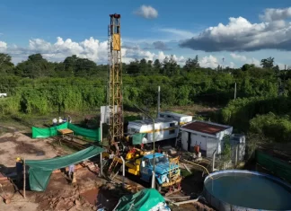 Sáenz supervisó el avance de un nuevo pozo de agua para Tartagal