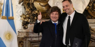 Milei recibe a Manuel Adorni en Olivos en un nuevo gesto de apoyo en medio de las denuncias