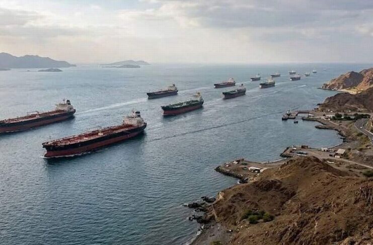 Irán amenaza con frenar todo el comercio en tres áreas clave si EE.UU. sigue con el bloqueo en Ormuz