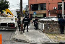 Continúan los trabajos de limpieza, control y desalojo de abajo del puente de la Esteco