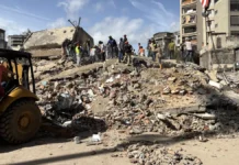 La misión humanitaria argentina en Venezuela rescató a dos menores entre los escombros