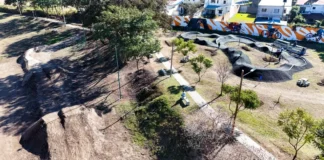 Jóvenes y niños del Grand Bourg ya disfrutan de la nueva pista de saltos en bicicletas desde el sábado