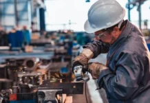 La economía cayó un 1,5% en abril