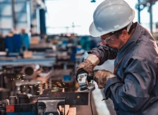 La economía cayó un 1,5% en abril