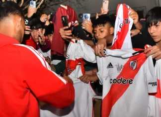 Furor en Salta por la llegada de River. Esta noche enfrenta a Aldosivi en el Martearena