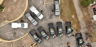 Sáenz entregó 10 nuevos móviles policiales y ya renovó el 60% del parque automotor de la Fuerza