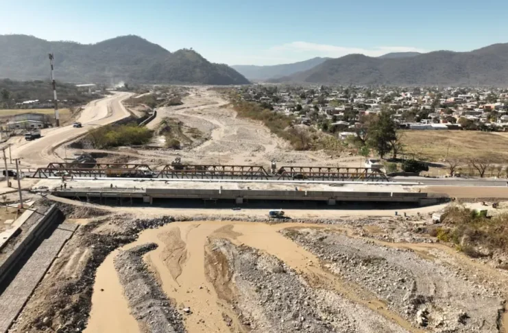 Sáenz supervisó la obra sobre el puente del rio Vaqueros y Circunvalación