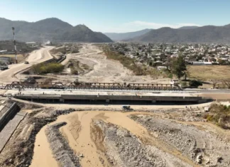 Puentes sobre el río Vaqueros y Circunvalación: Sáenz supervisó la obra que avanza con asistencia financiera provincial