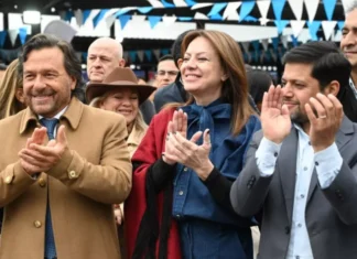 Sáenz y Pettovello pusieron en marcha el Tren 25 de Mayo en Salta: “Trabajamos juntos para acercar servicios a nuestra gente”