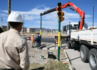 Se colocaron nuevos semáforos en la avenida Ex Combatientes de Malvinas