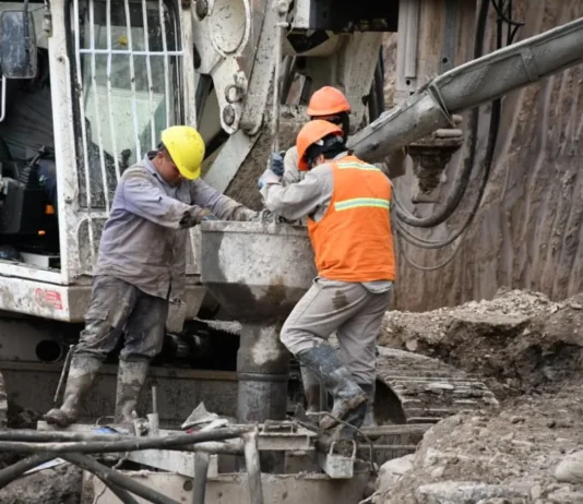 Comenzó la colocación de hormigón en los pilotes del nuevo puente de Santa Lucía