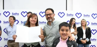 Más de 70 familias recibieron las escrituras de sus terrenos