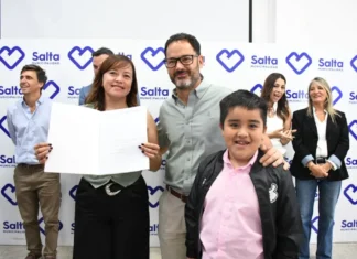 Más de 70 familias recibieron las escrituras de sus terrenos