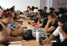 La Municipalidad inició un taller de marroquinería para emprender en el Día de la Madre