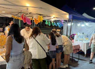 Emprendedores y propuestas holísticas llegan a Plaza España con feria temática