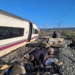 Al menos 64 muertos y decenas de heridos tras el choque de trenes de alta velocidad en España