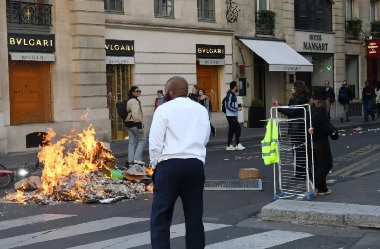 Francia impone toques de queda parciales tras un fin de semana de saqueos masivos